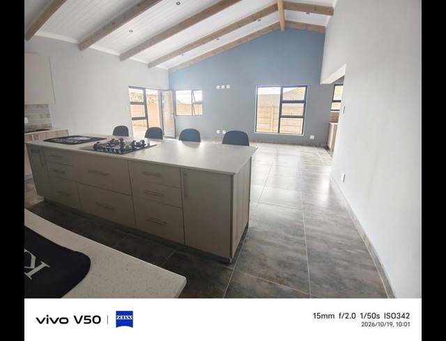 3 BEDROOM TOWNHOUSE FOR SALE IN ISLAND VIEW